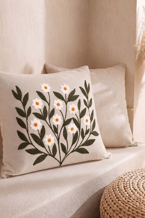 Yeşil Papatya Dalı Desenli Punch Dekoratif Kırlent Kılıfı