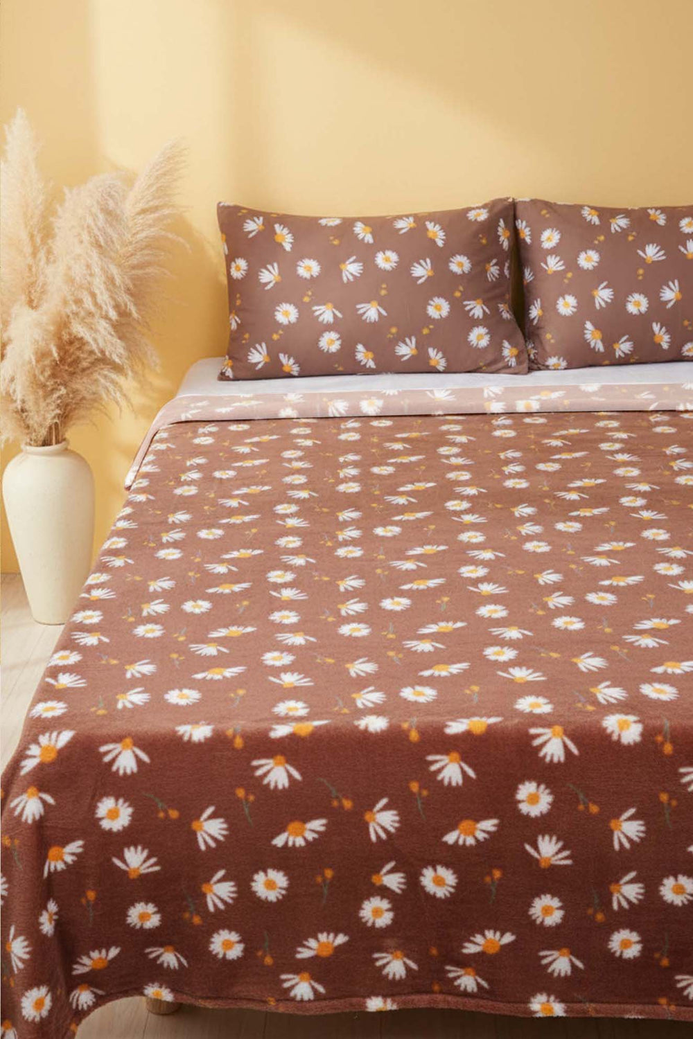 Kahve Papatyalı Çift Kişilik Peluş Battaniye