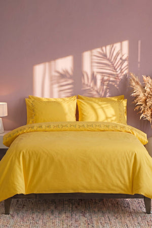 Alissa Sarı Çiçek Nakışlı Pamuklu Çift Kişilik Nevresim Takımı - 6 Parça Çeyiz Seti
