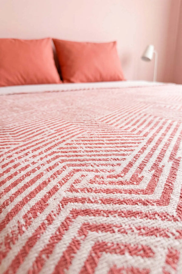 Pembe Prizma Desenli Çift Kişilik Baskılı Pike & Yatak Örtüsü 200x230 cm