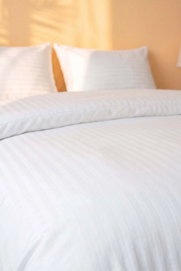 Beyaz Stripe Ranforce Çift Kişilik Nevresim Takımı – 4 Parça