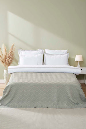 Noemi Yeşil Çift Kişilik Nevresimli %100 Pamuklu Yatak Örtüsü - 7 Parça Çeyiz Seti