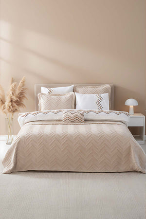 Almila Bej Çift Kişilik Nevresimli Pike Seti - 8 Parça Çeyiz Seti