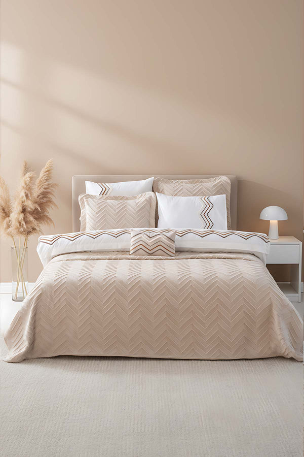 Almila Bej Çift Kişilik Nevresimli Pike Seti - 8 Parça Çeyiz Seti