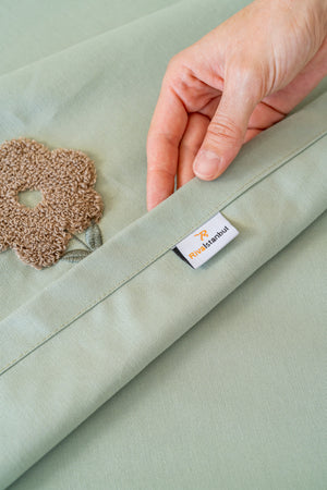 Florita Yeşil Punch İşlemeli Dertsiz Leke Tutmaz Masa Örtüsü 160x220 cm