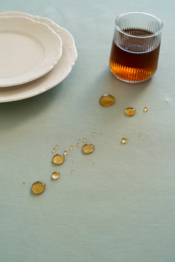 Florita Yeşil Punch İşlemeli Dertsiz Leke Tutmaz Masa Örtüsü 160x220 cm