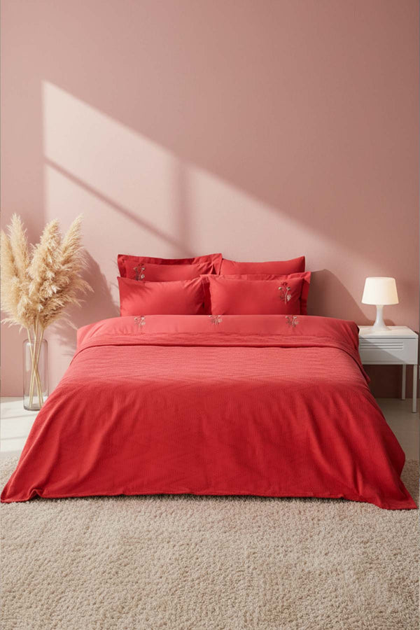 Noris Nar Çiçeği Nakışlı Çift Kişilik %100 Pamuklu Nevresimli Pike Takımı - 7 Parça Çeyiz Seti