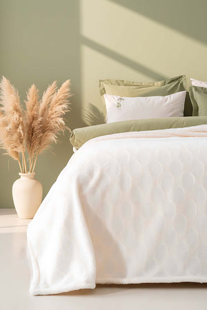 Allen Jakarlı Raşel Geometrik Çift Kişilik Punch Yatak Örtüsü