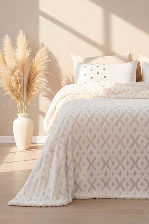 Clara Jakarlı Raşel İskandinav Çift Kişilik Punch Yatak Örtüsü