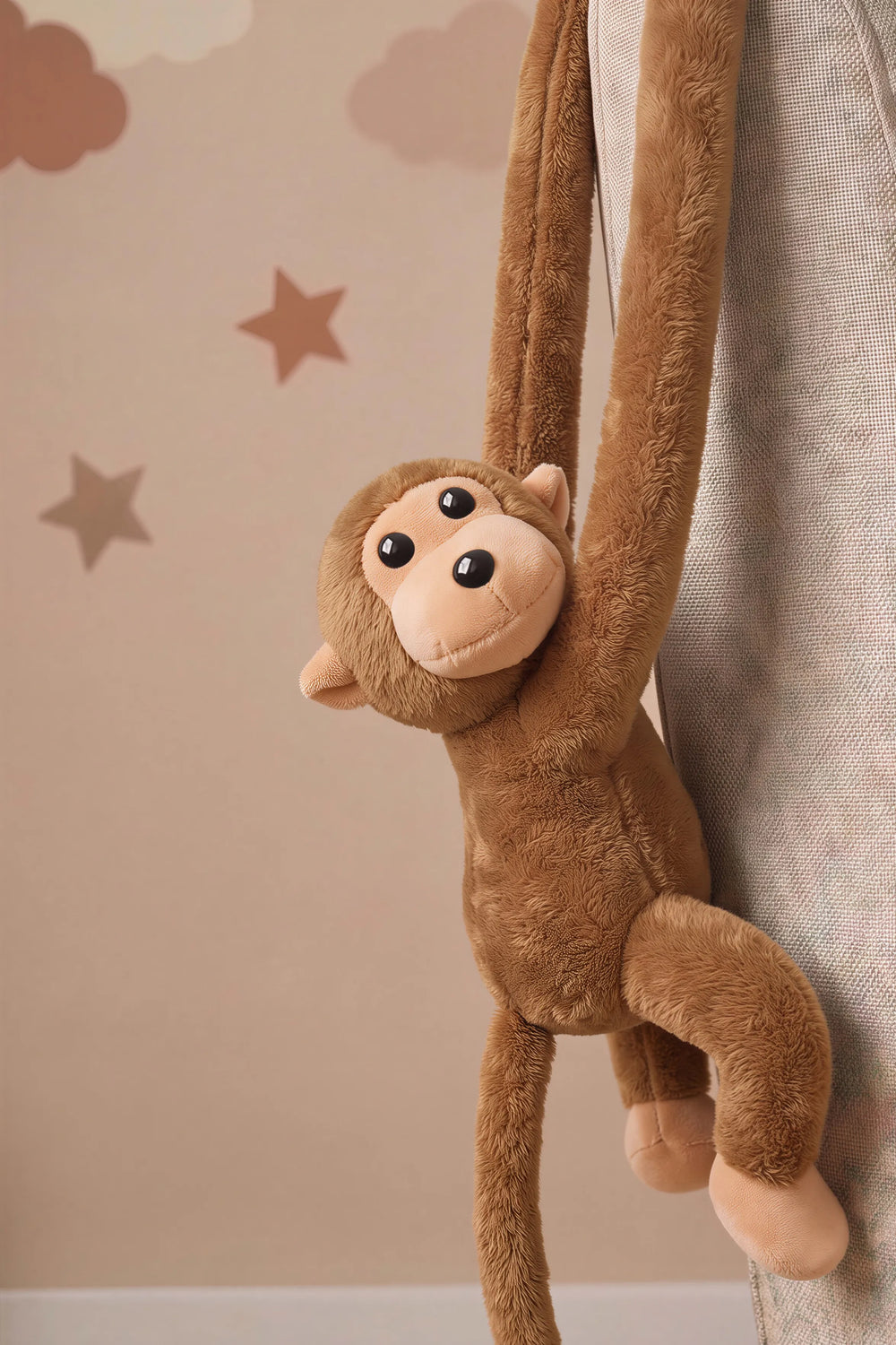 Camel Elleri Yapışabilen Maymun Peluş Oyuncak