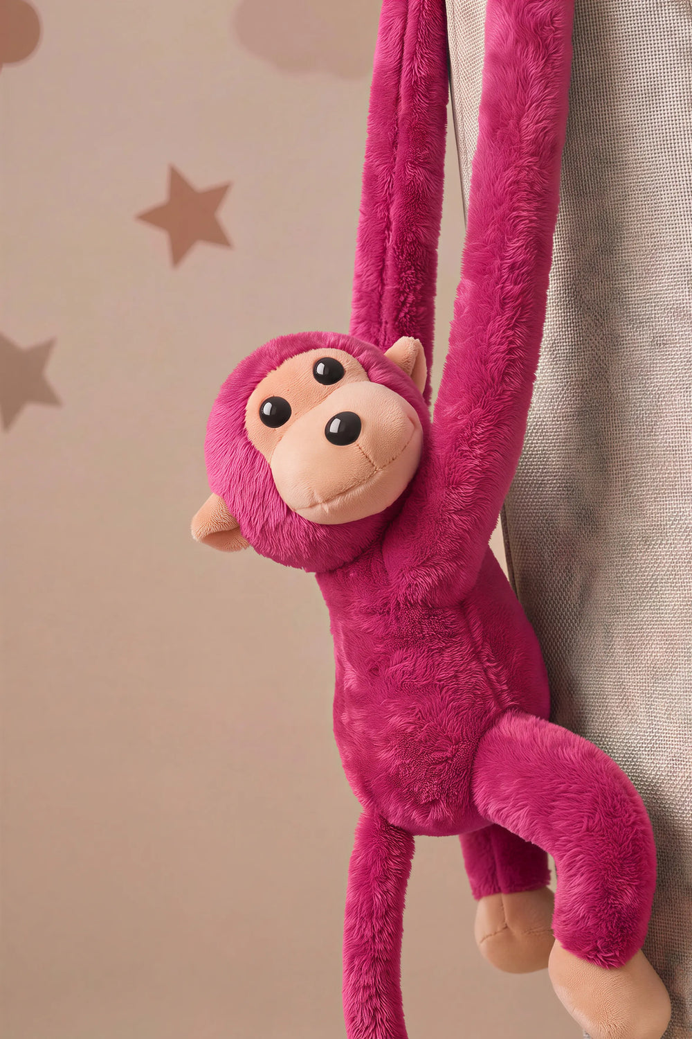 Koyu Pembe Elleri Yapışabilen Maymun Peluş Oyuncak