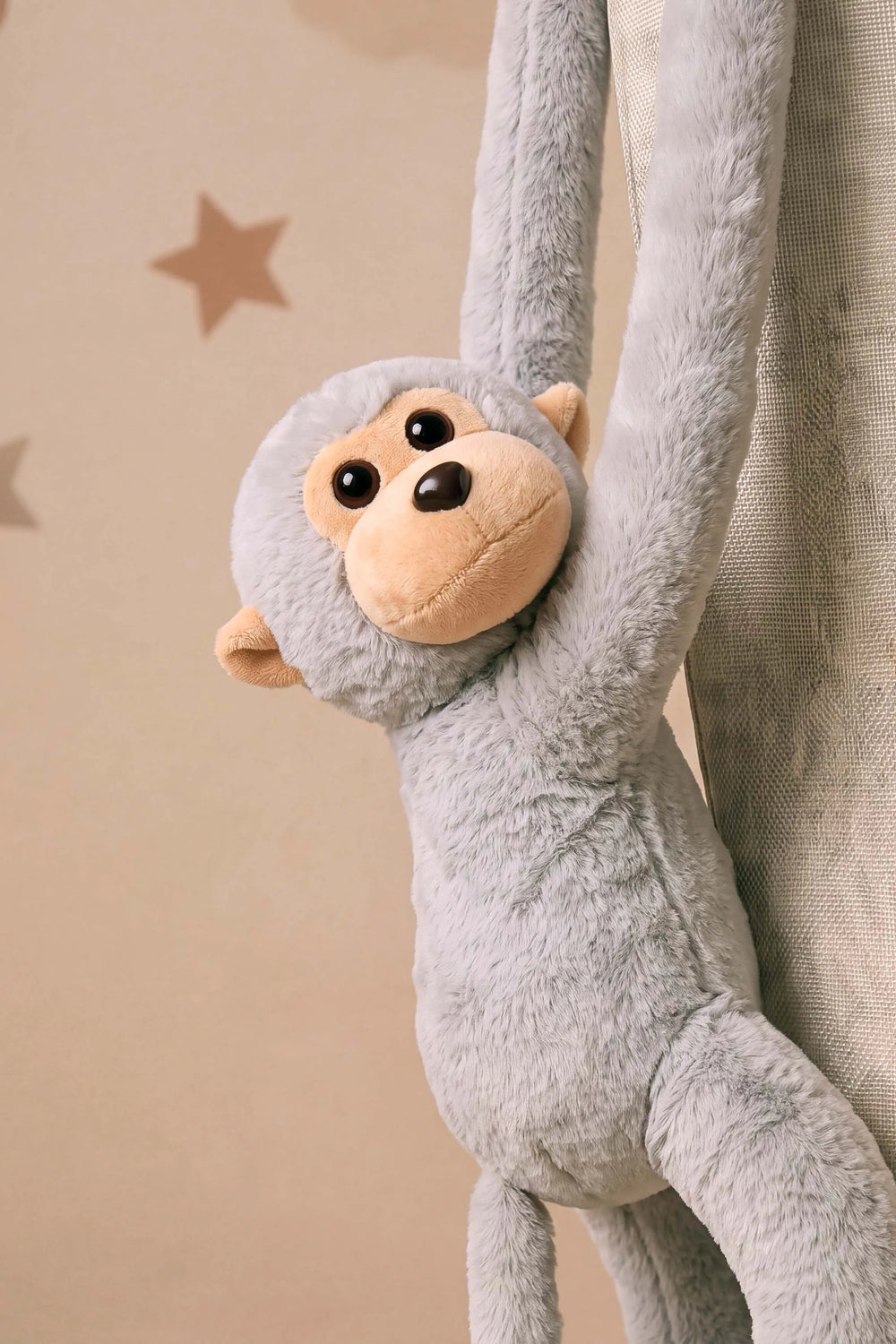 Gri Elleri Yapışabilen Maymun Peluş Oyuncak