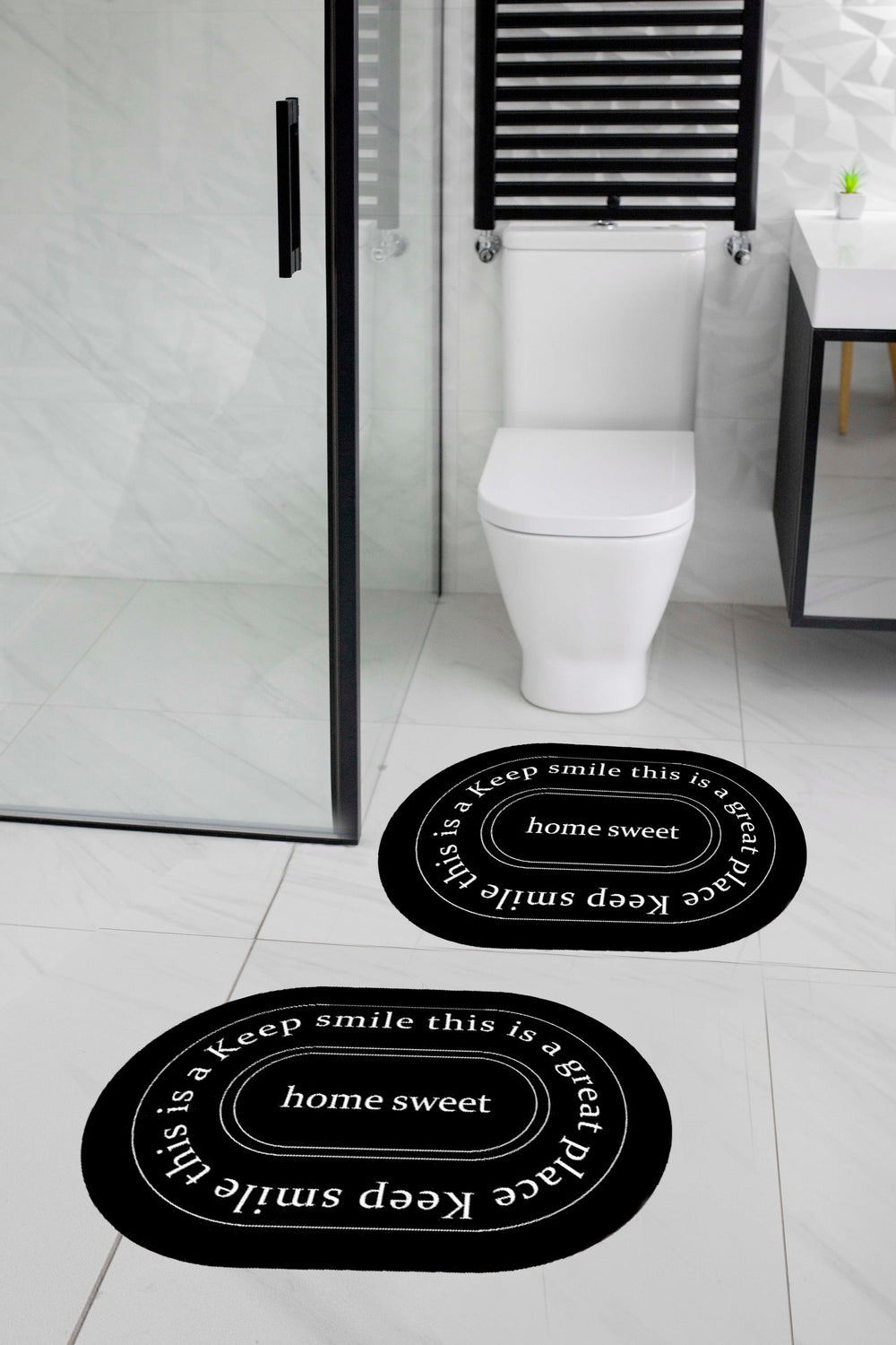 Siyah Beyaz Yazılı 2'li Dijital Kaymaz Yıkanabilir Banyo Klozet Takımı