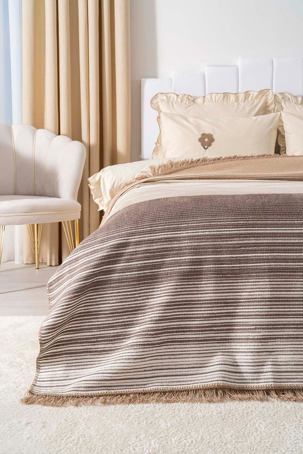 Veloura Bej Çift Kişilik Püsküllü Battaniye