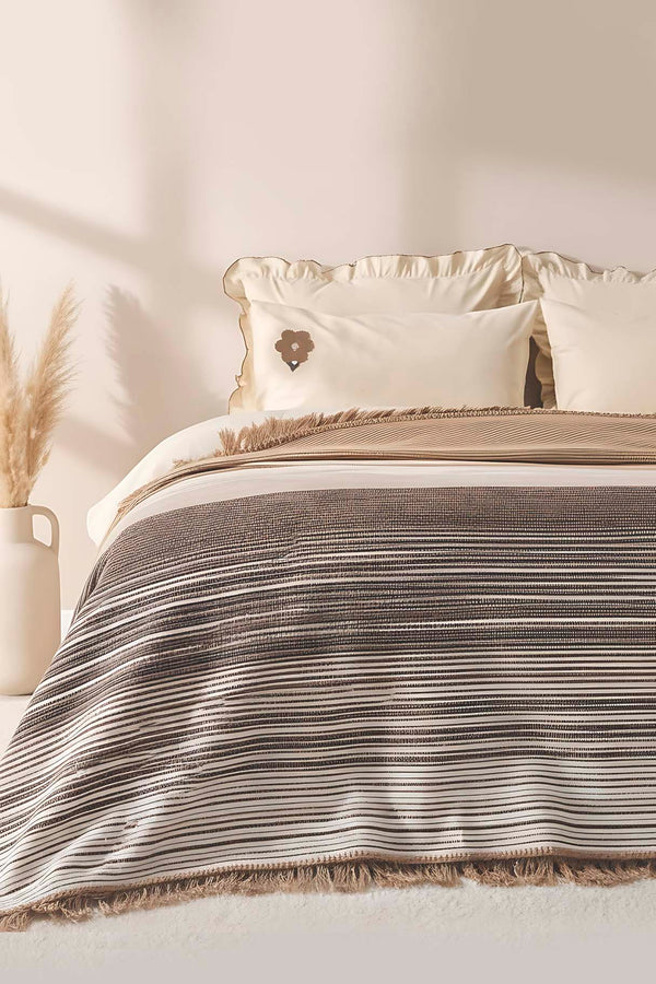 Veloura Bej Çift Kişilik Püsküllü Battaniye