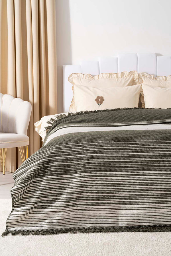 Veloura Haki Çift Kişilik Püsküllü Battaniye