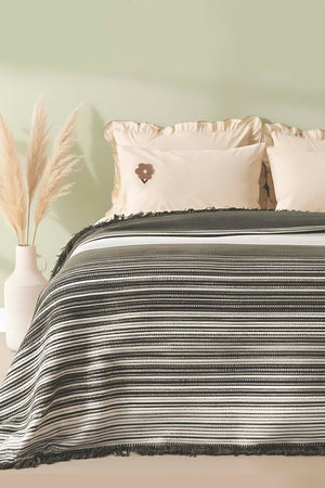 Veloura Haki Çift Kişilik Püsküllü Battaniye