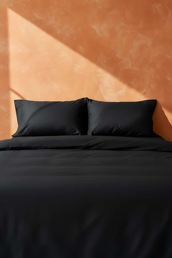 Elegant Siyah Saten Çift Kişilik %100 Pamuklu Nevresim Takımı - 4 Parça
