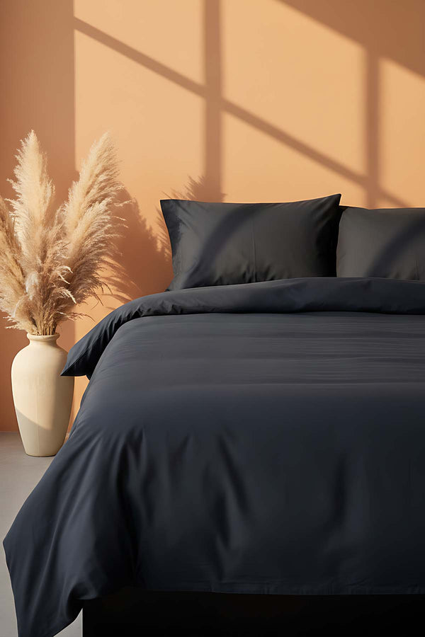 Elegant Siyah Saten Çift Kişilik %100 Pamuklu Nevresim Takımı - 4 Parça