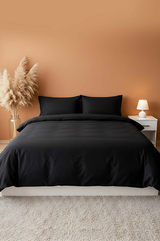 Elegant Siyah Saten Çift Kişilik %100 Pamuklu Nevresim Takımı - 4 Parça