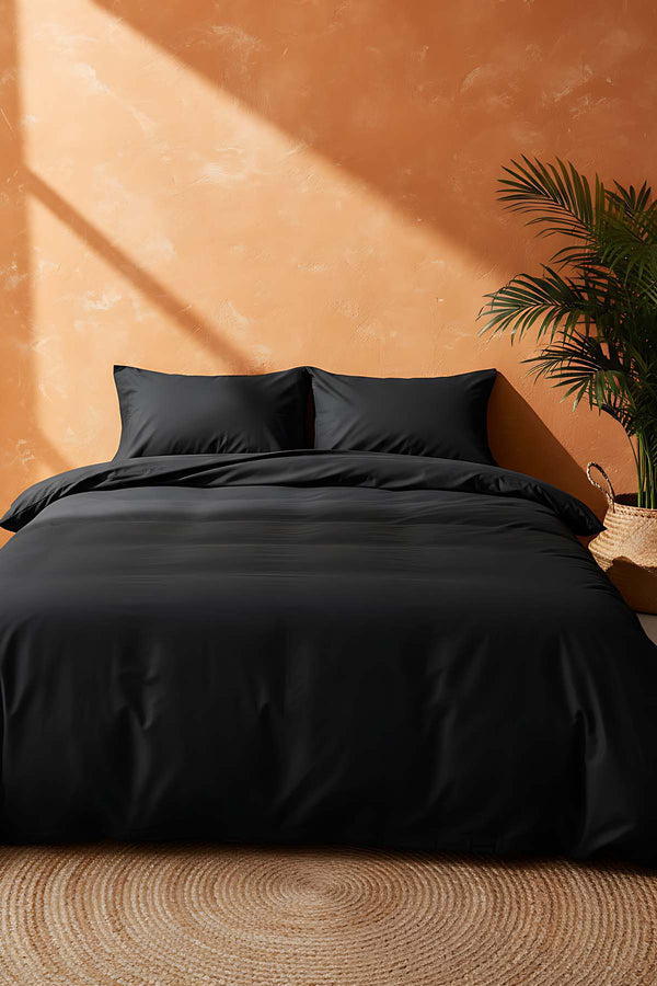 Elegant Siyah Saten Çift Kişilik %100 Pamuklu Nevresim Takımı - 4 Parça