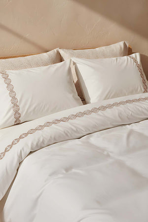 Majestic Bej Çift Kişilik %100 Pamuklu Nevresim Takımı – 6 Parça Çeyiz Seti