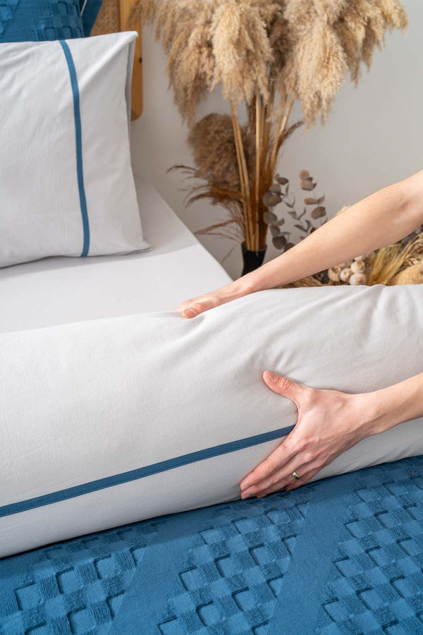 Helen Petrol Mavi Çift Kişilik Nevresimli Yatak Örtüsü - 7 Parça Çeyiz Seti