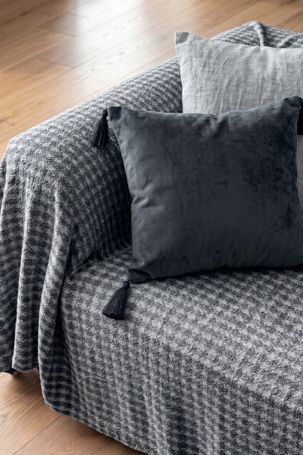 Antrasit Pötikare Desenli Polarlı Yumuşak Dokulu Koltuk Örtüsü 170x210 cm