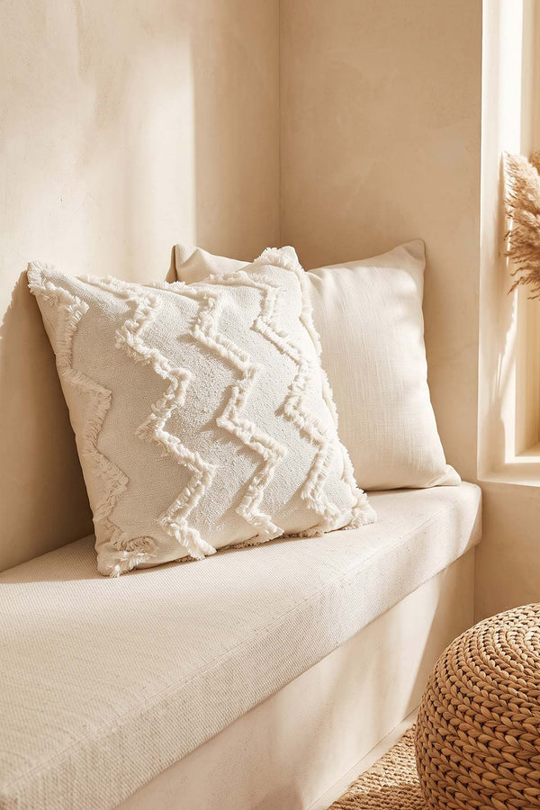 Krem Zigzag Desenli Kabartma Dokulu Dekoratif Kırlent Kılıfı