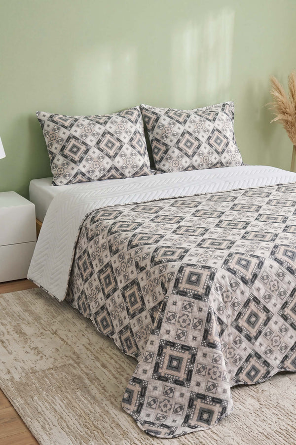 Nomad Geometrik Çift Kişilik Kapitone Pike & Çok Amaçlı Yatak Örtüsü - 3 Parça