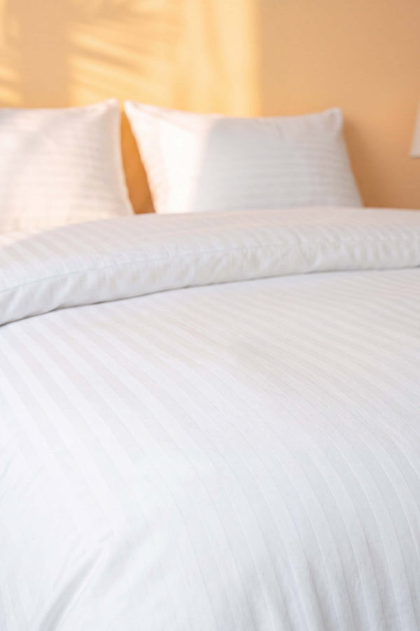 Beyaz Stripe Ranforce Çift Kişilik Nevresim Takımı – 4 Parça