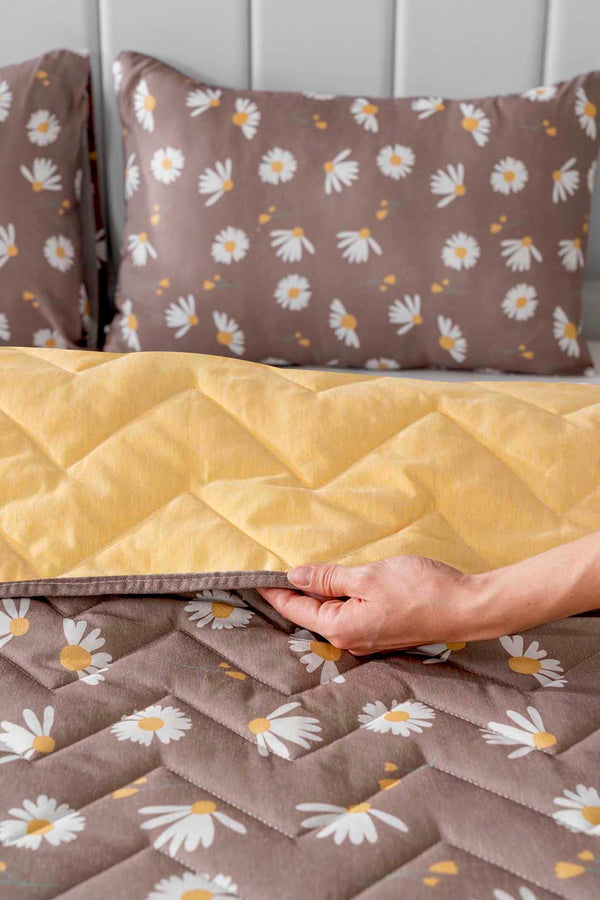 Kahve Papatyalı Kapitone Çift Kişilik Pamuklu Pike & Yatak Örtüsü