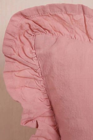 Pembe Fırfırlı Dekoratif Kırlent Kılıfı