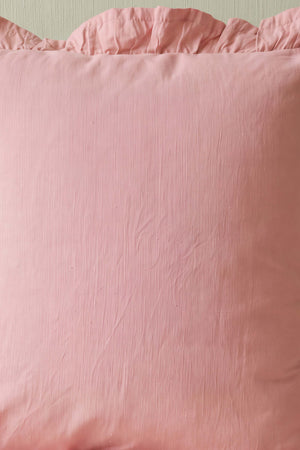 Pembe Fırfırlı Dekoratif Kırlent Kılıfı