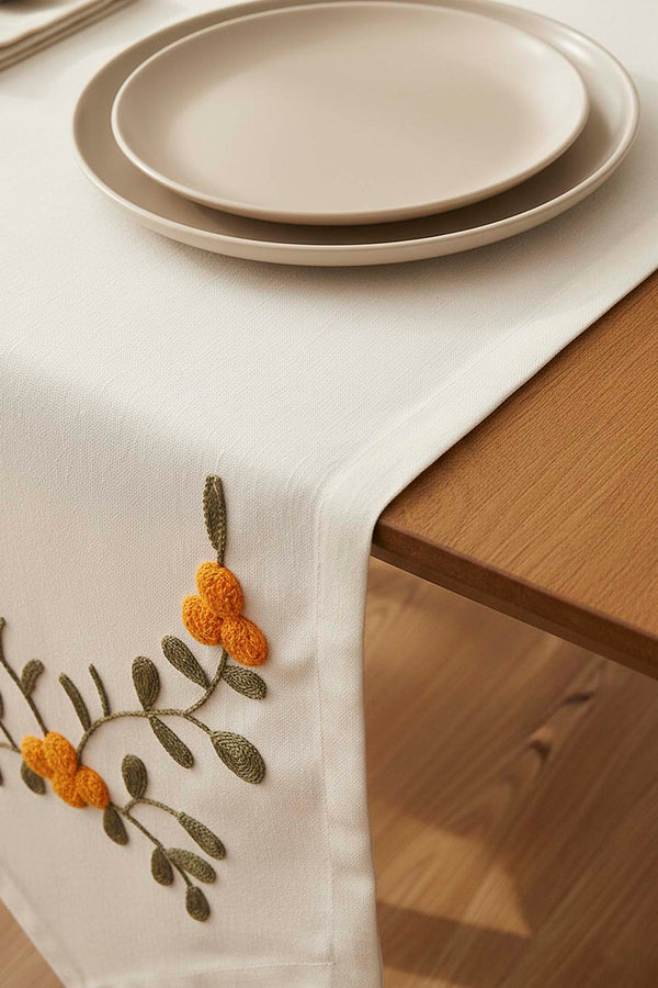 Sarı Çiçek Punch İşlemeli Runner 35x140