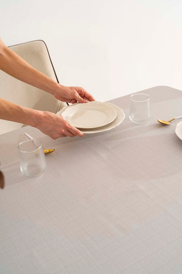 Nora Açık Gri Zarf Köşe Masa Örtüsü 150x220 cm