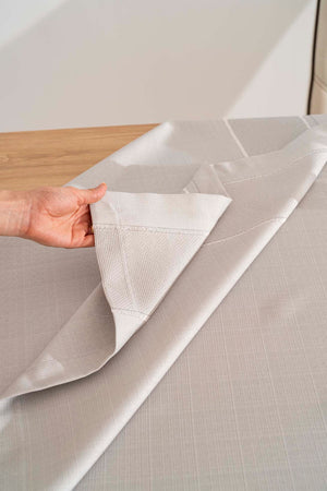 Nora Açık Gri Zarf Köşe Masa Örtüsü 150x220 cm