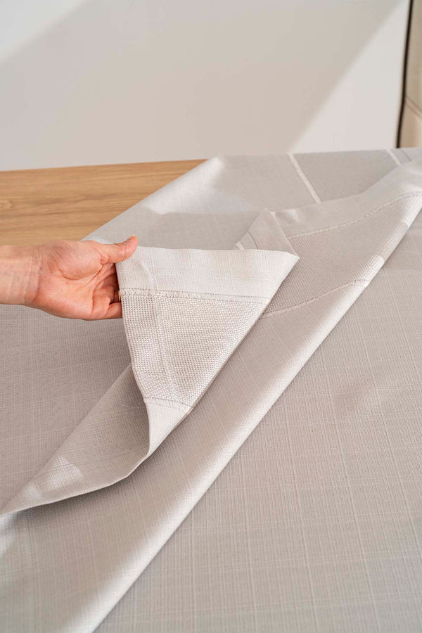 Nora Açık Gri Zarf Köşe Masa Örtüsü 150x220 cm