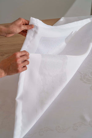 Jumbo Jakar Beyaz Sıvı İtici Leke Tutmaz Masa Örtüsü 160x220 cm