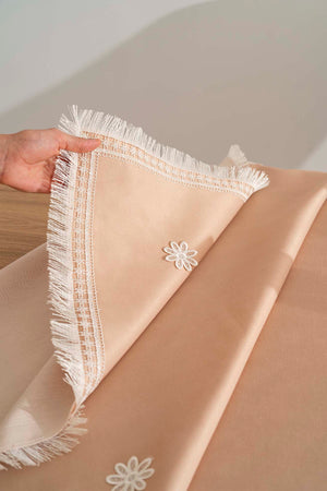 Silvio Somon Güpür Çiçekli Masa Örtüsü 160x220 cm