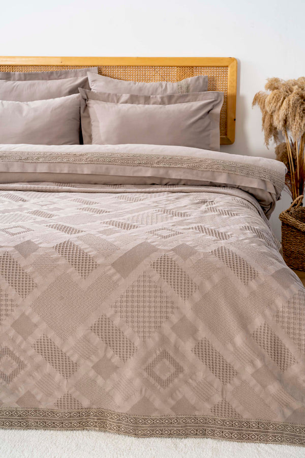 Freya Vizon Güpürlü Çift Kişilik Nevresimli Pike Seti - 7 Parça Çeyiz Seti