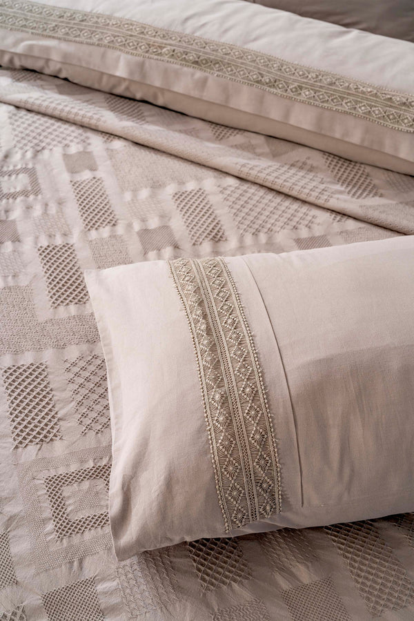 Freya Vizon Güpürlü Çift Kişilik Nevresimli Pike Seti - 7 Parça Çeyiz Seti