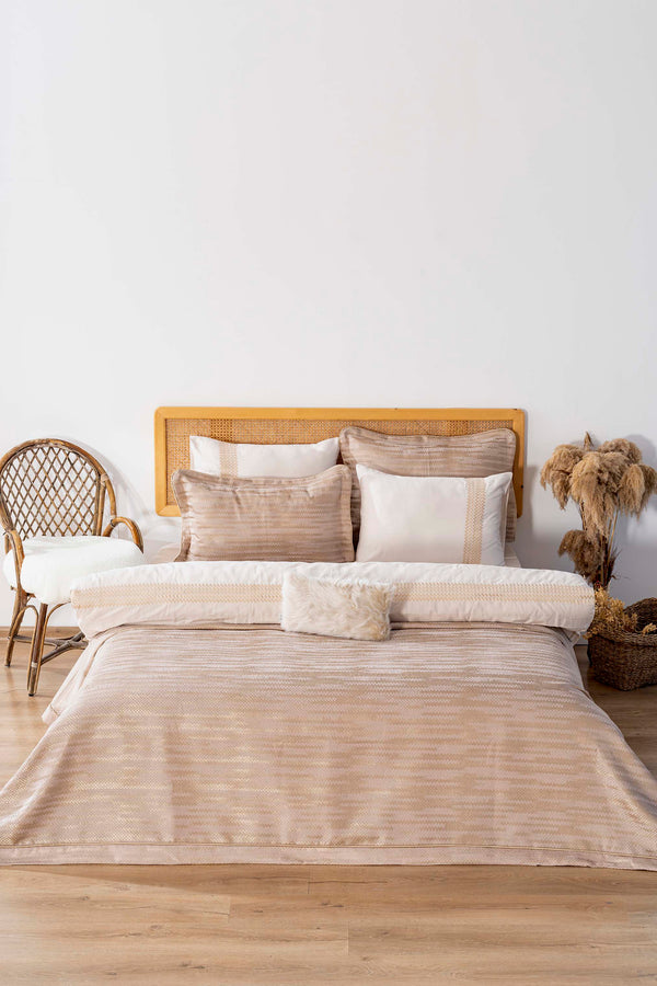 Alina Cappuccino Nakışlı Çift Kişilik Yatak Örtüsü Seti - 4 Parça Çeyiz Seti