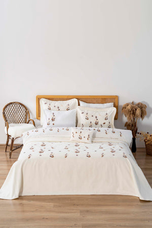 Nova Ekru Punch İşlemeli Çift Kişilik Nevresimli Pike Seti - 8 Parça Çeyiz Seti