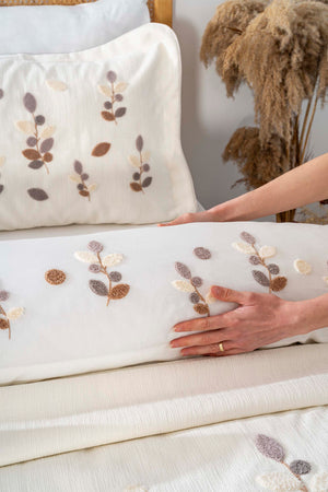 Nova Ekru Punch İşlemeli Çift Kişilik Nevresimli Pike Seti - 8 Parça Çeyiz Seti