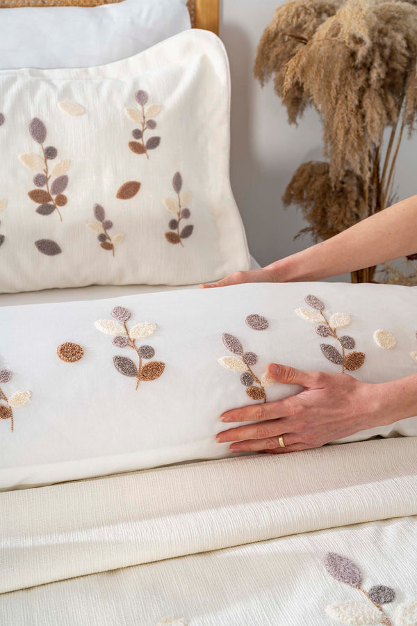 Nova Ekru Punch İşlemeli Çift Kişilik Nevresimli Pike Seti - 8 Parça Çeyiz Seti