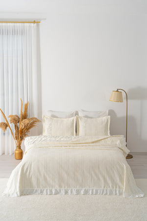 Esila Ekru Fırfırlı Çift Kişilik Nevresimli Pike Seti - 7 Parça Çeyiz Seti