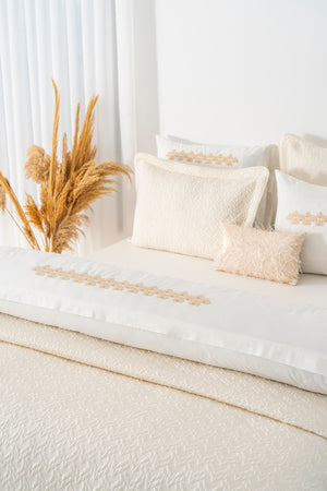 Parla Ekru Nakışlı Çift Kişilik Nevresimli Pike Seti - 8 Parça Çeyiz Seti