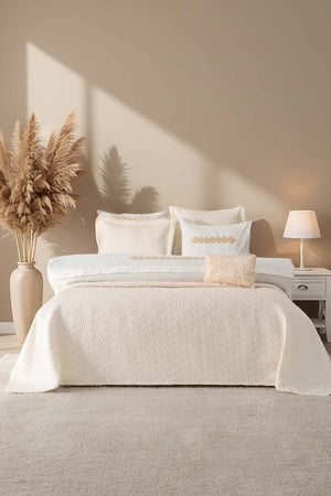 Parla Ekru Nakışlı Çift Kişilik Nevresimli Pike Seti - 8 Parça Çeyiz Seti