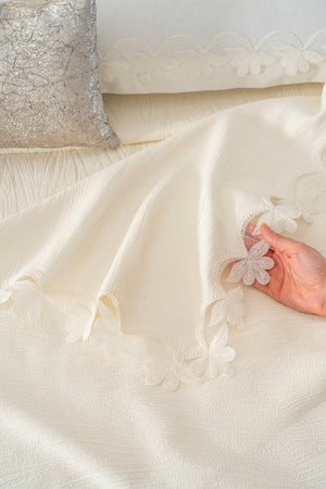 İlay Ekru Nakışlı Çift Kişilik Nevresimli Pike Seti - 8 Parça Çeyiz Seti